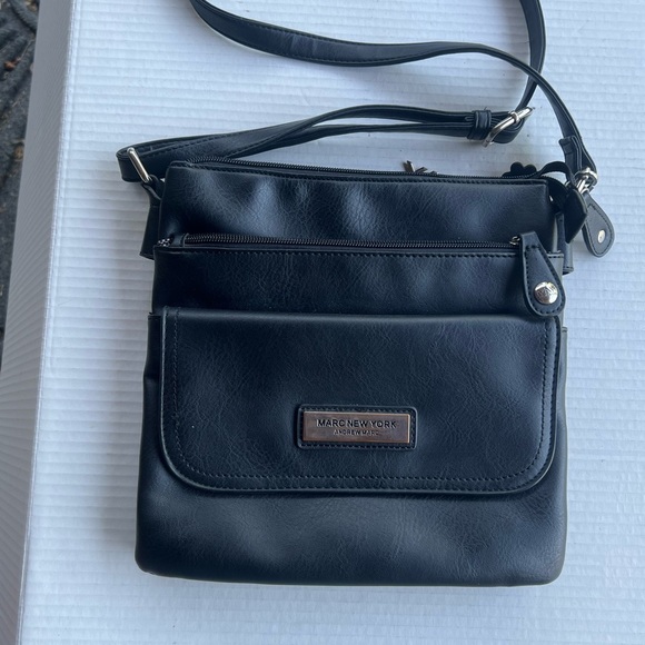 Marc New York Black Leather Shoulder Bag - Picture 2 of 5